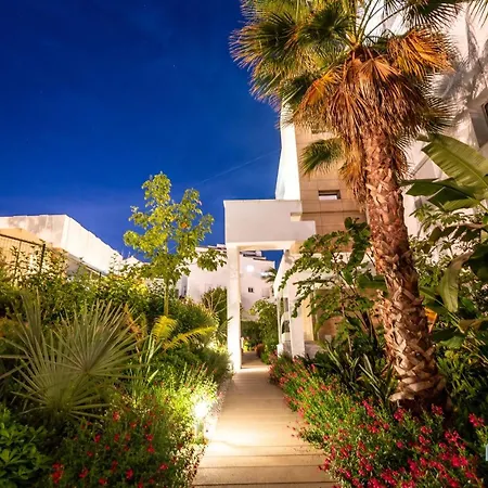 Newly Built Modern Penthouse In Puerto Banus 마르베야