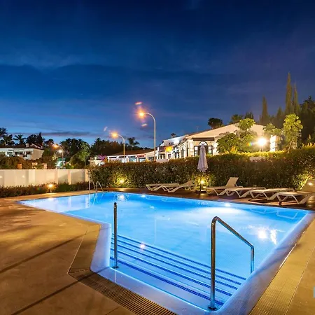 아파트 Newly Built Modern Penthouse In Puerto Banus
